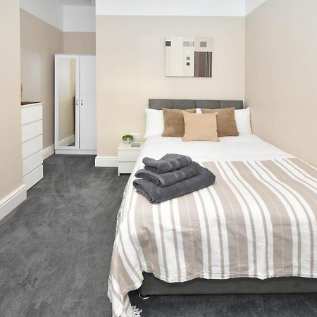 Find A Spacious And Stylish Escape In The City Centre At Sturgess House, Perfect For Longer Stays! Stoke-on-Trent Εξωτερικό φωτογραφία
