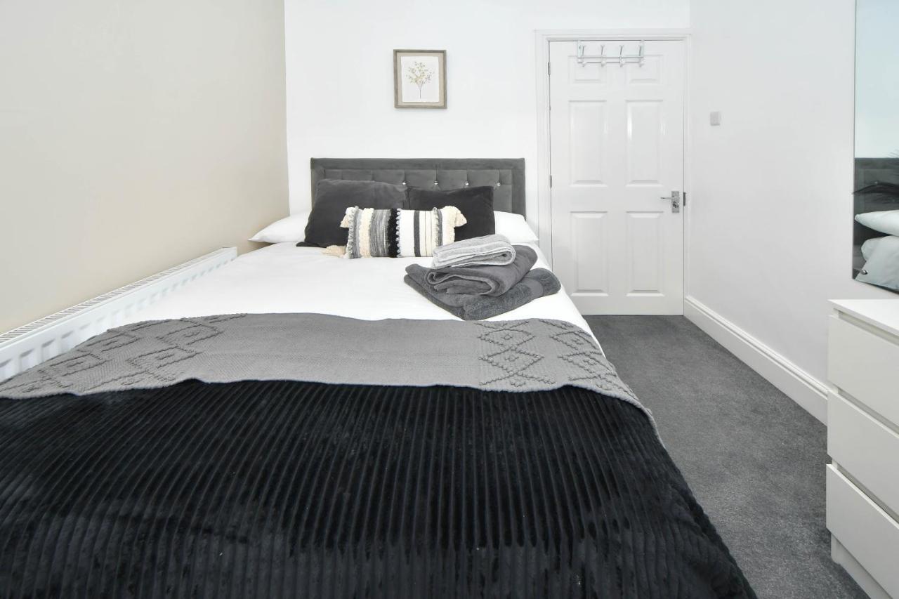 Find A Spacious And Stylish Escape In The City Centre At Sturgess House, Perfect For Longer Stays! Stoke-on-Trent Εξωτερικό φωτογραφία