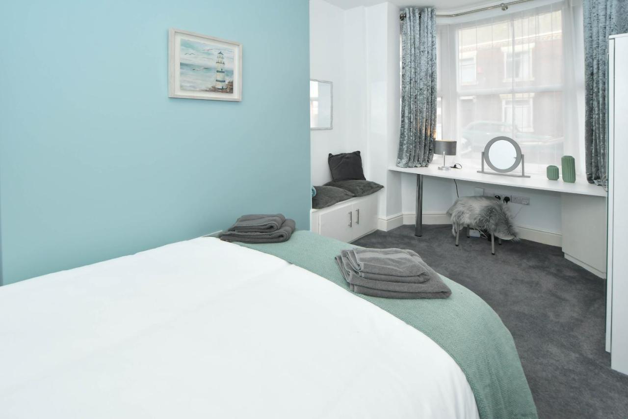 Find A Spacious And Stylish Escape In The City Centre At Sturgess House, Perfect For Longer Stays! Stoke-on-Trent Εξωτερικό φωτογραφία