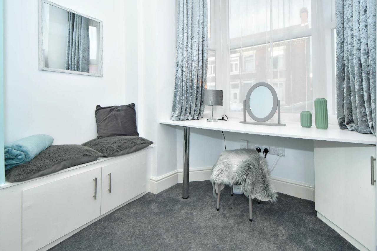 Find A Spacious And Stylish Escape In The City Centre At Sturgess House, Perfect For Longer Stays! Stoke-on-Trent Εξωτερικό φωτογραφία