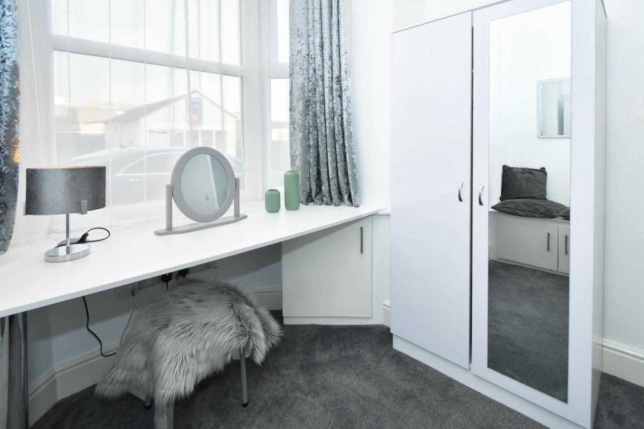 Find A Spacious And Stylish Escape In The City Centre At Sturgess House, Perfect For Longer Stays! Stoke-on-Trent Εξωτερικό φωτογραφία