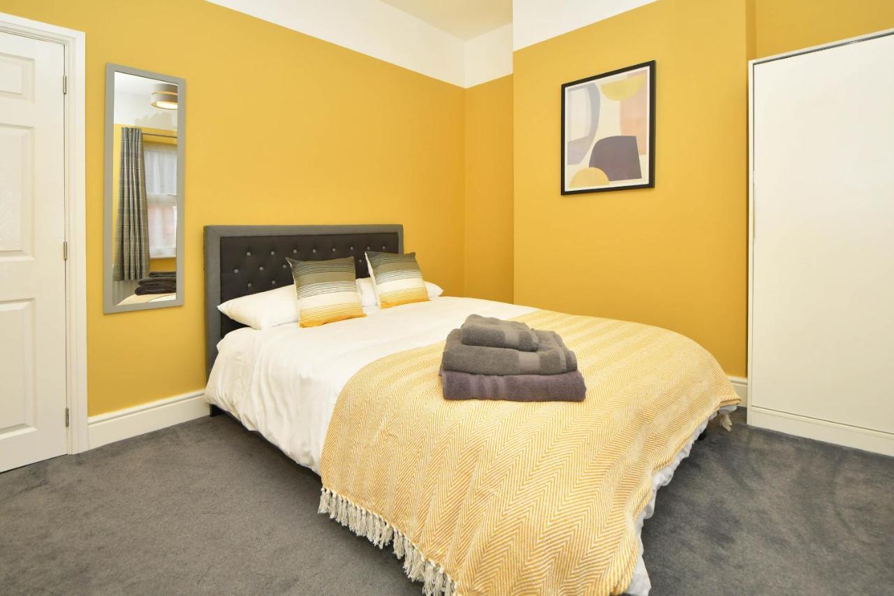 Find A Spacious And Stylish Escape In The City Centre At Sturgess House, Perfect For Longer Stays! Stoke-on-Trent Εξωτερικό φωτογραφία