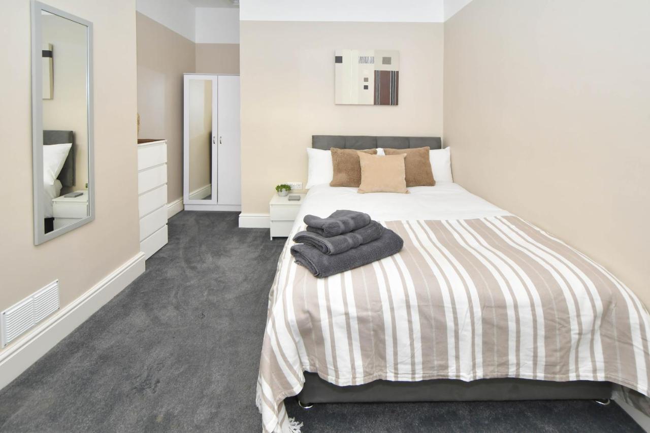 Find A Spacious And Stylish Escape In The City Centre At Sturgess House, Perfect For Longer Stays! Stoke-on-Trent Εξωτερικό φωτογραφία