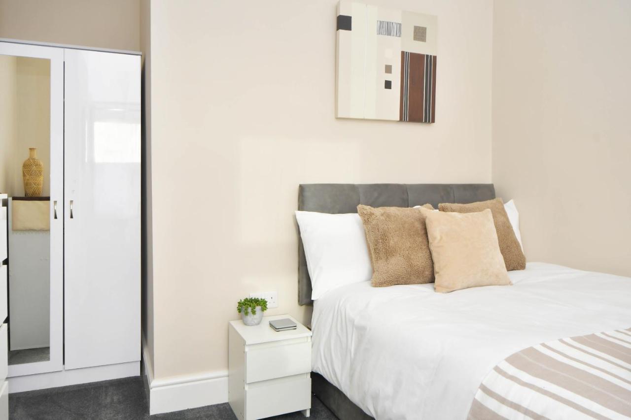 Find A Spacious And Stylish Escape In The City Centre At Sturgess House, Perfect For Longer Stays! Stoke-on-Trent Εξωτερικό φωτογραφία