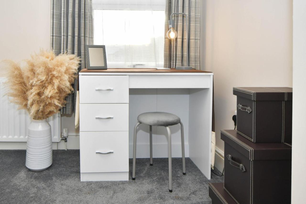 Find A Spacious And Stylish Escape In The City Centre At Sturgess House, Perfect For Longer Stays! Stoke-on-Trent Εξωτερικό φωτογραφία