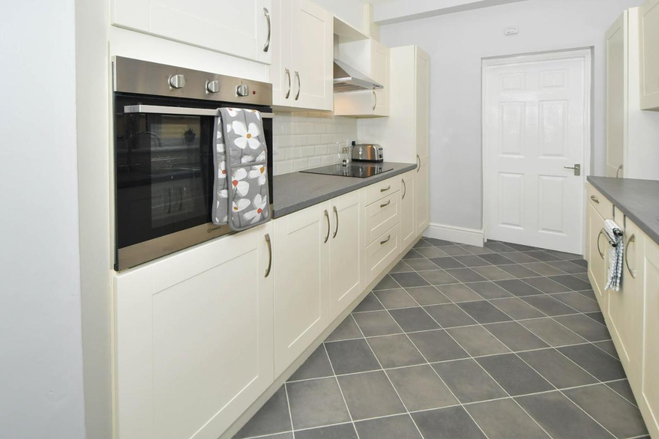 Find A Spacious And Stylish Escape In The City Centre At Sturgess House, Perfect For Longer Stays! Stoke-on-Trent Εξωτερικό φωτογραφία