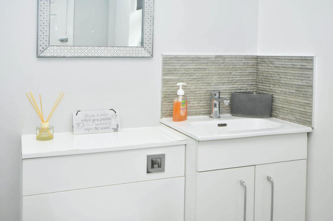 Find A Spacious And Stylish Escape In The City Centre At Sturgess House, Perfect For Longer Stays! Stoke-on-Trent Εξωτερικό φωτογραφία