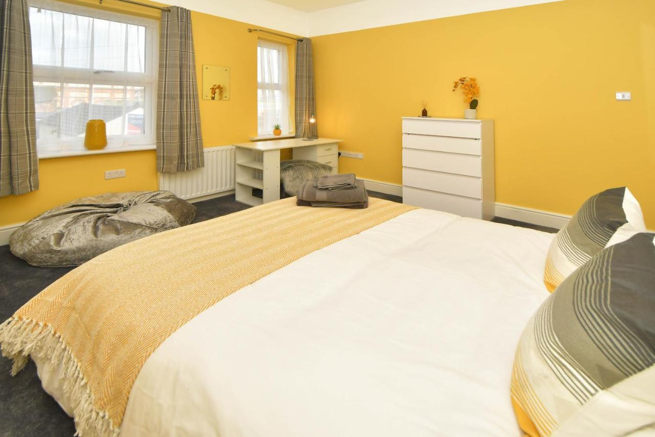 Find A Spacious And Stylish Escape In The City Centre At Sturgess House, Perfect For Longer Stays! Stoke-on-Trent Εξωτερικό φωτογραφία