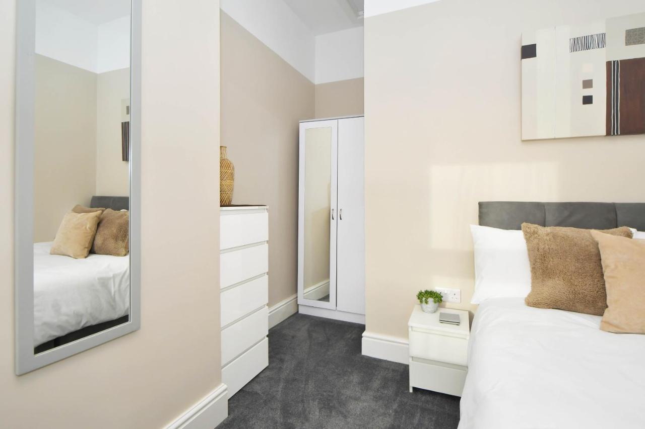 Find A Spacious And Stylish Escape In The City Centre At Sturgess House, Perfect For Longer Stays! Stoke-on-Trent Εξωτερικό φωτογραφία