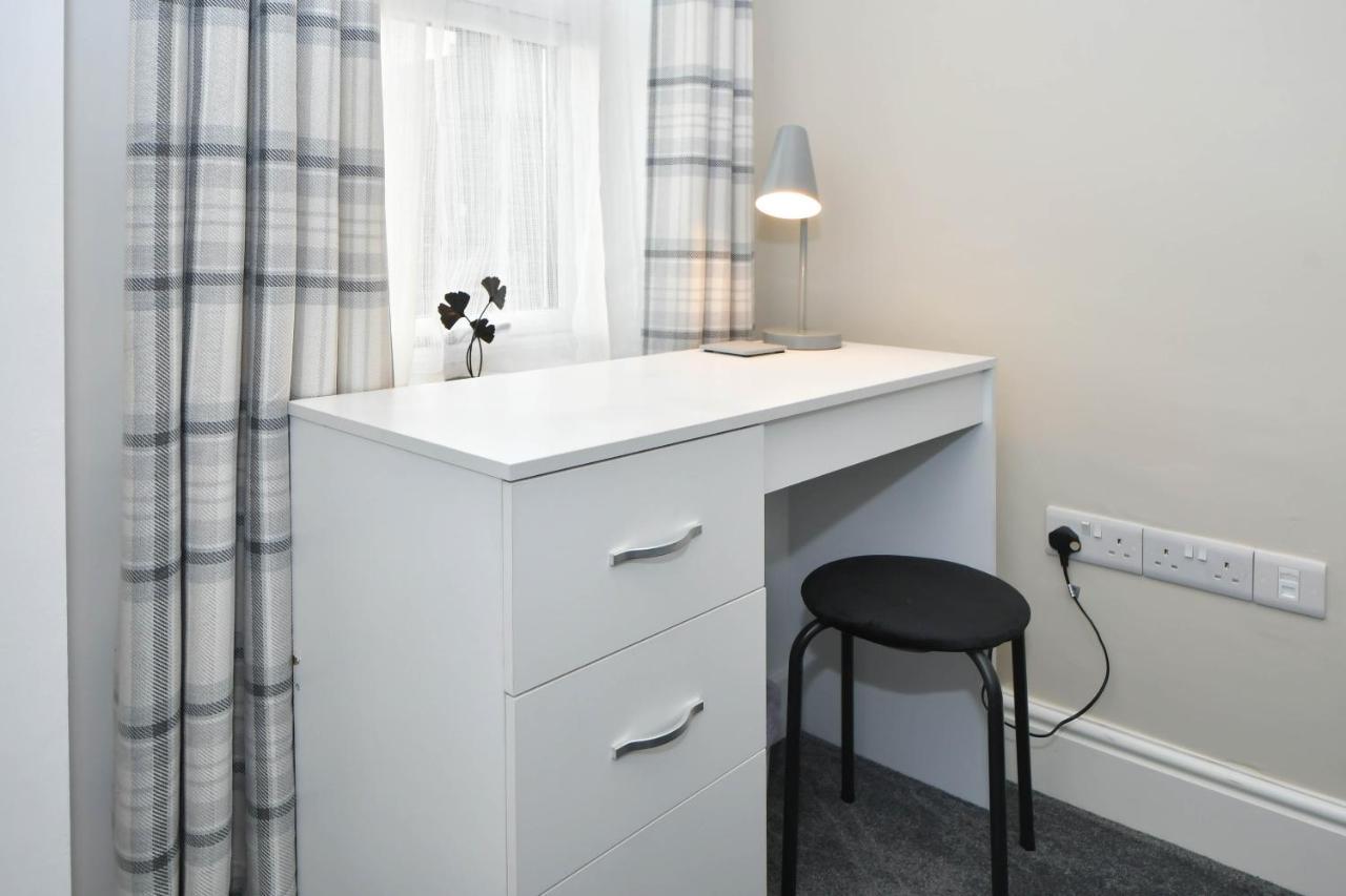 Find A Spacious And Stylish Escape In The City Centre At Sturgess House, Perfect For Longer Stays! Stoke-on-Trent Εξωτερικό φωτογραφία