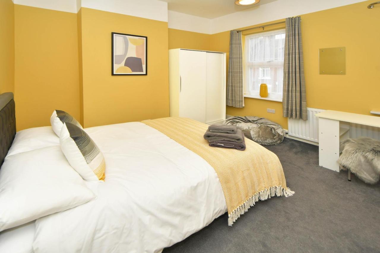 Find A Spacious And Stylish Escape In The City Centre At Sturgess House, Perfect For Longer Stays! Stoke-on-Trent Εξωτερικό φωτογραφία