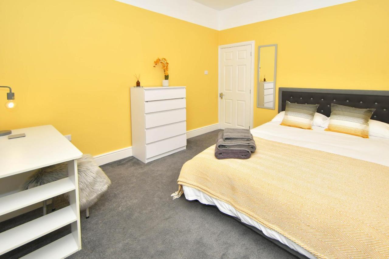 Find A Spacious And Stylish Escape In The City Centre At Sturgess House, Perfect For Longer Stays! Stoke-on-Trent Εξωτερικό φωτογραφία